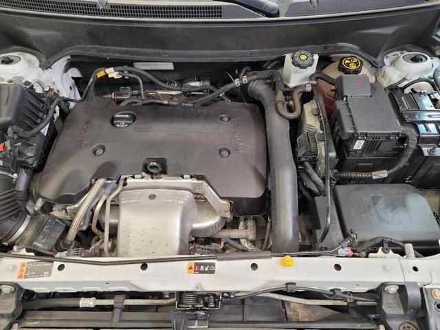 Photo of 2019 White Chevrolet Equinox