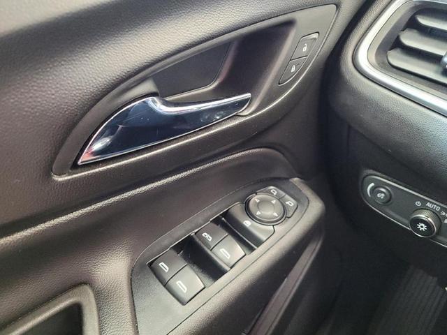 Photo of 2019 White Chevrolet Equinox