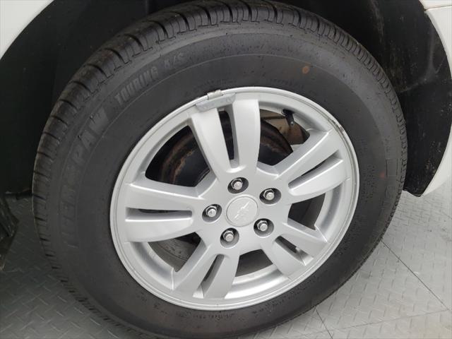 Photo of 2015 Summit White Chevrolet Sonic