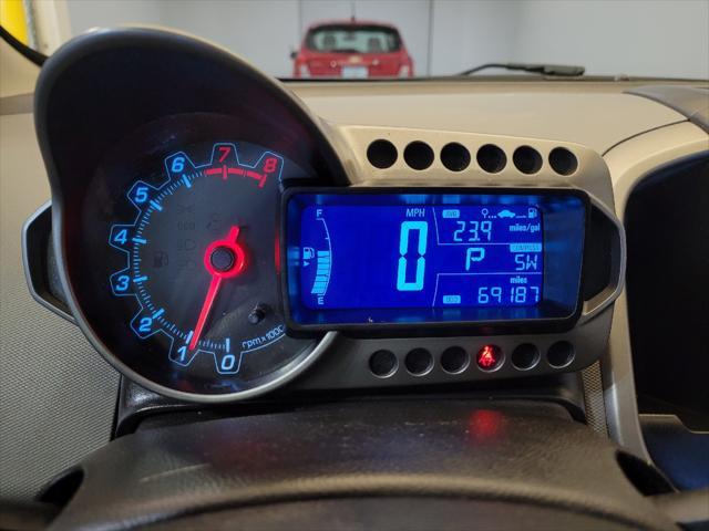 Photo of 2015 Summit White Chevrolet Sonic