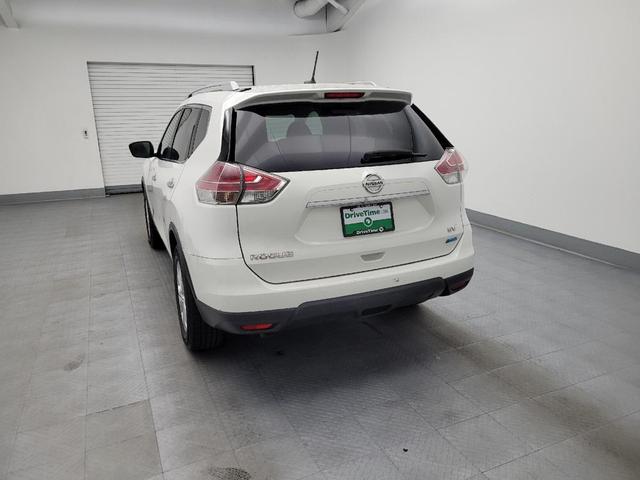 Photo of 2014 Moonlight White Nissan Rogue