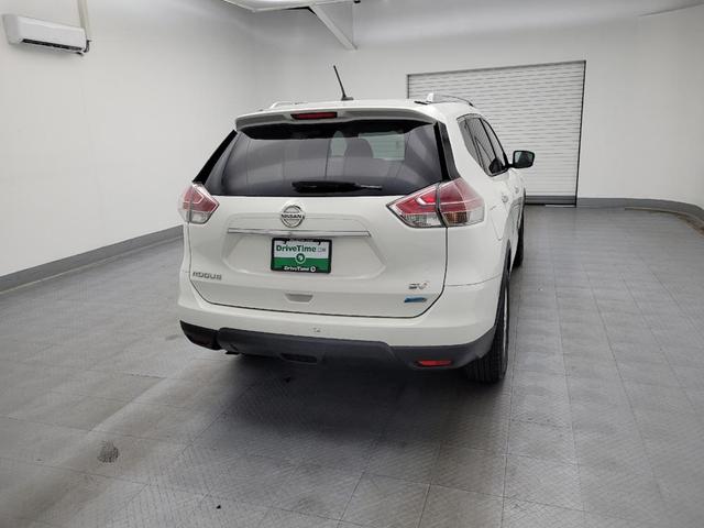 Photo of 2014 Moonlight White Nissan Rogue