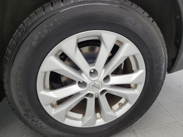 Photo of 2014 Moonlight White Nissan Rogue