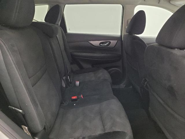 Photo of 2014 Moonlight White Nissan Rogue