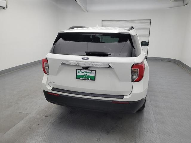Photo of 2021 Star White Metallic Tri-Coat Ford Explorer