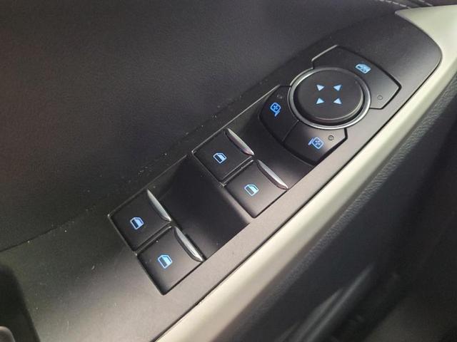 Photo of 2021 Star White Metallic Tri-Coat Ford Explorer