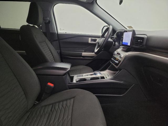 Photo of 2021 Star White Metallic Tri-Coat Ford Explorer