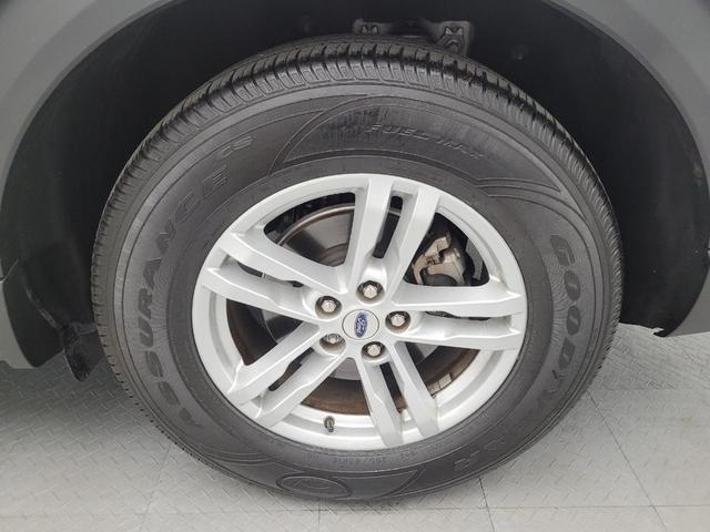 Photo of 2021 Star White Metallic Tri-Coat Ford Explorer