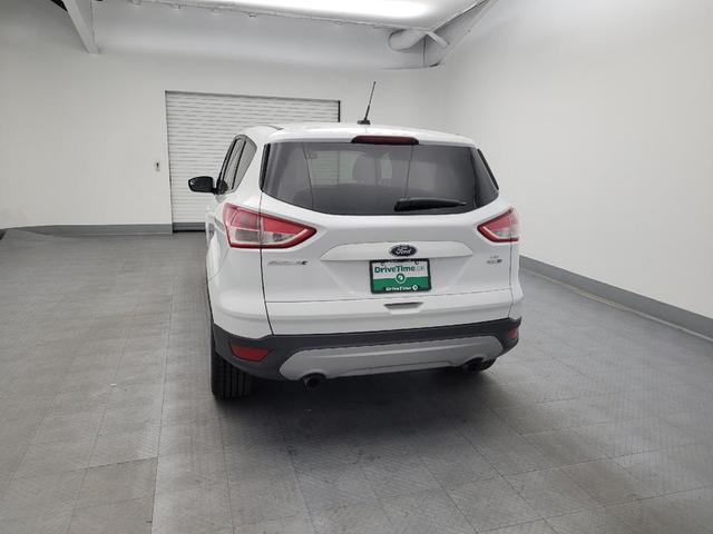 Photo of 2014 White Ford Escape