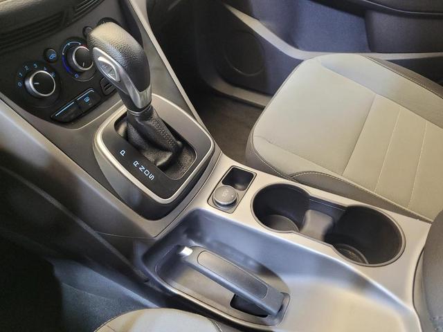Photo of 2014 White Ford Escape