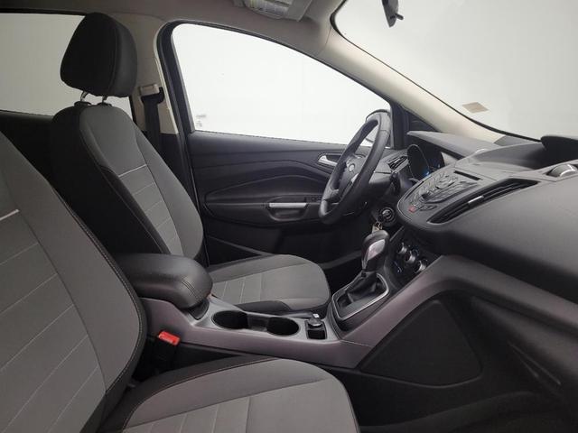 Photo of 2014 White Ford Escape