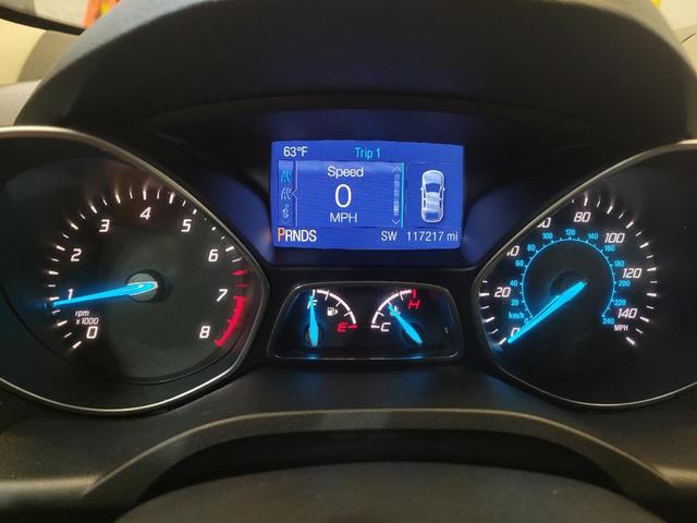 Photo of 2014 White Ford Escape