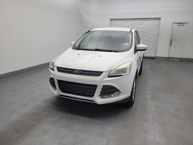 Photo of 2014 White Ford Escape