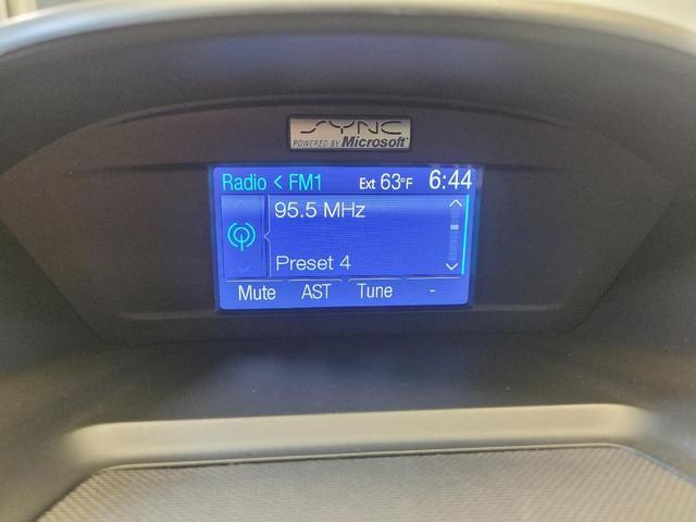 Photo of 2014 White Ford Escape