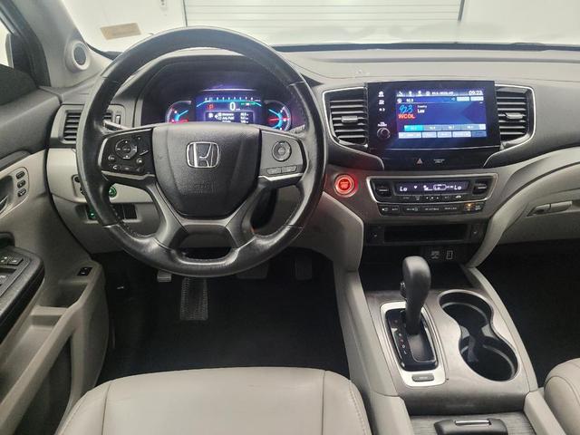 Photo of 2019 Lunar Silver Metallic Honda Pilot