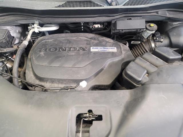 Photo of 2019 Lunar Silver Metallic Honda Pilot