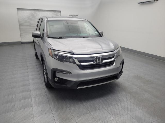 Photo of 2019 Lunar Silver Metallic Honda Pilot