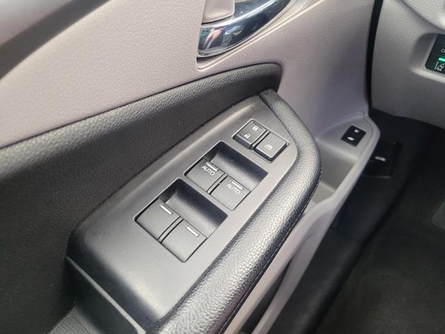 Photo of 2019 Lunar Silver Metallic Honda Pilot