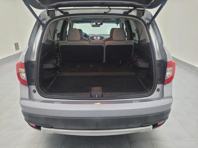 Photo of 2019 Lunar Silver Metallic Honda Pilot