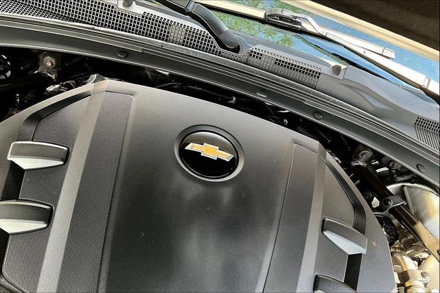 Photo of 2018 Summit White Chevrolet Camaro