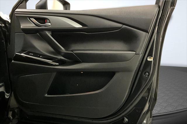 Photo of 2022 Jet Black Mica Mazda CX-9