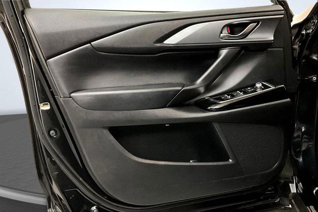 Photo of 2022 Jet Black Mica Mazda CX-9