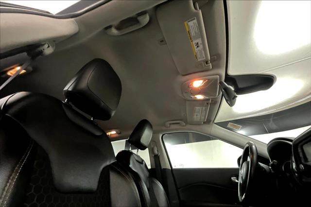 Photo of 2018 Diamond Black Crystal Pearlcoat Jeep Compass