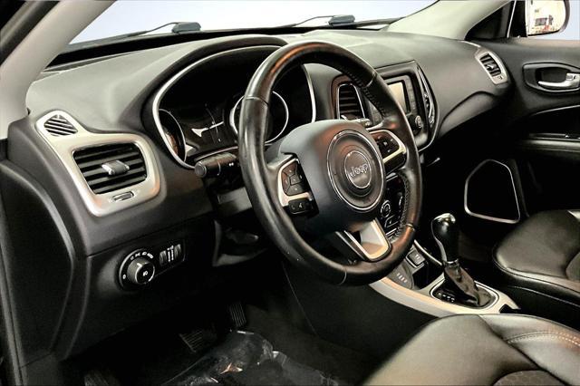 Photo of 2018 Diamond Black Crystal Pearlcoat Jeep Compass