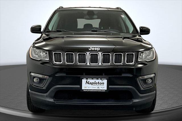 Photo of 2018 Diamond Black Crystal Pearlcoat Jeep Compass