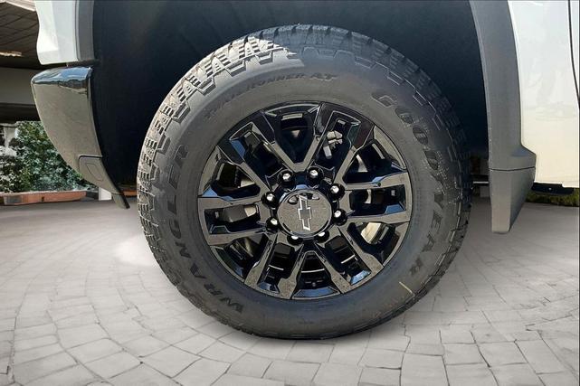 Photo of 2025 Summit White Chevrolet Silverado 2500