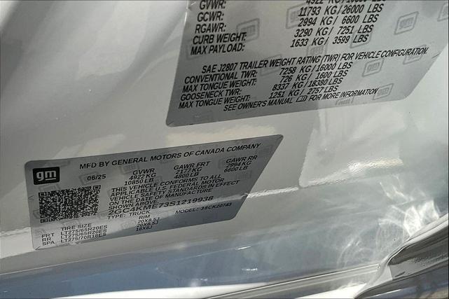 Photo of 2025 Summit White Chevrolet Silverado 2500