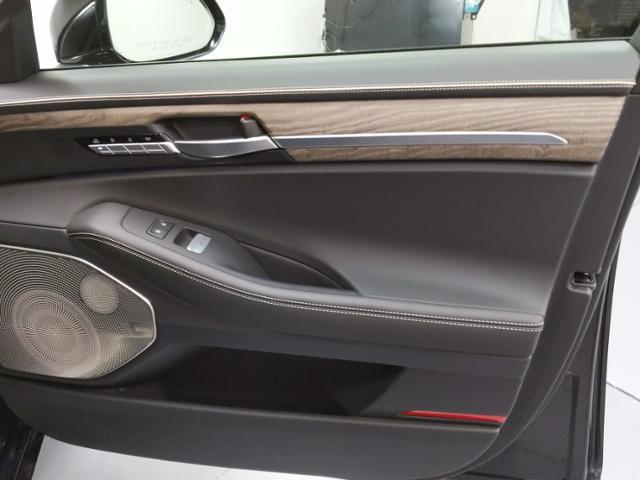 Photo of 2020 Vik Black Genesis G90