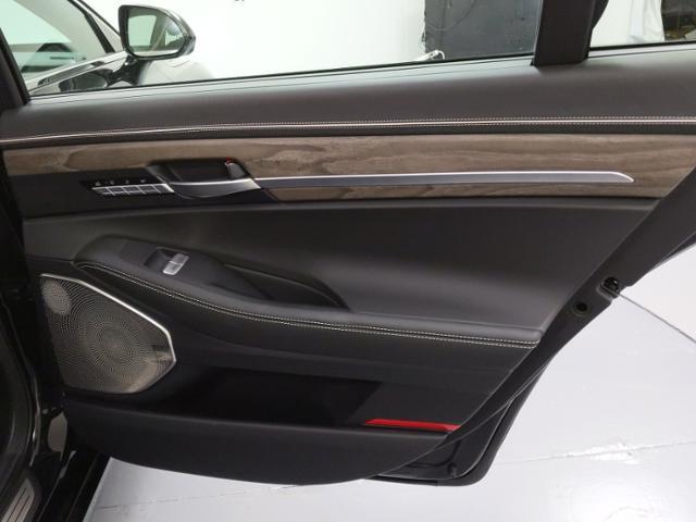 Photo of 2020 Vik Black Genesis G90