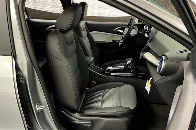 Photo of 2025 Sterling Gray Metallic Chevrolet Trax