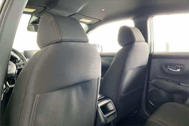 Photo of 2025 Platinum White Pearl Honda HR-V