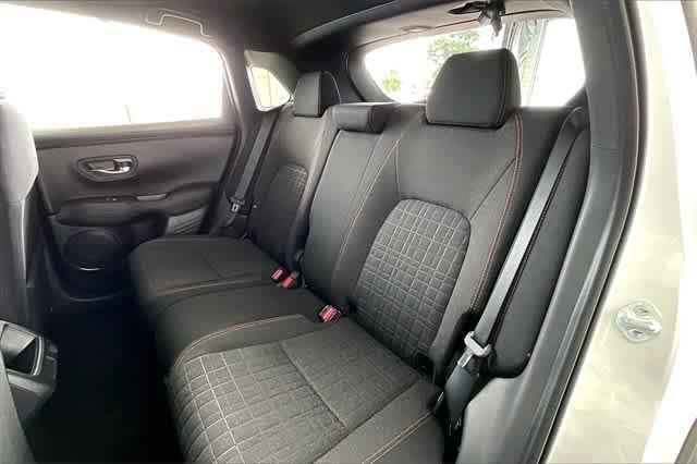 Photo of 2025 Platinum White Pearl Honda HR-V