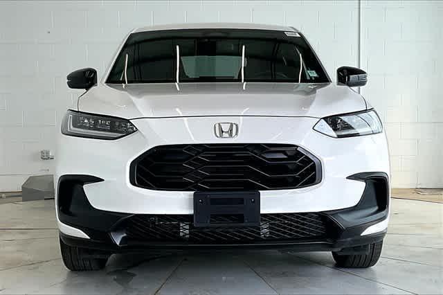 Photo of 2025 Platinum White Pearl Honda HR-V
