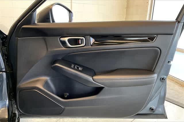 Photo of 2022 Meteorite Gray Metallic Honda Civic