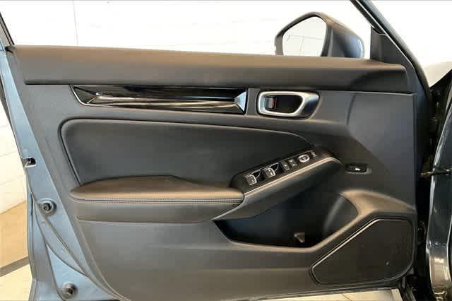 Photo of 2022 Meteorite Gray Metallic Honda Civic