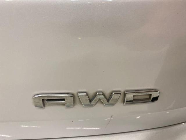 Photo of 2022 White Frost Tricoat GMC Terrain