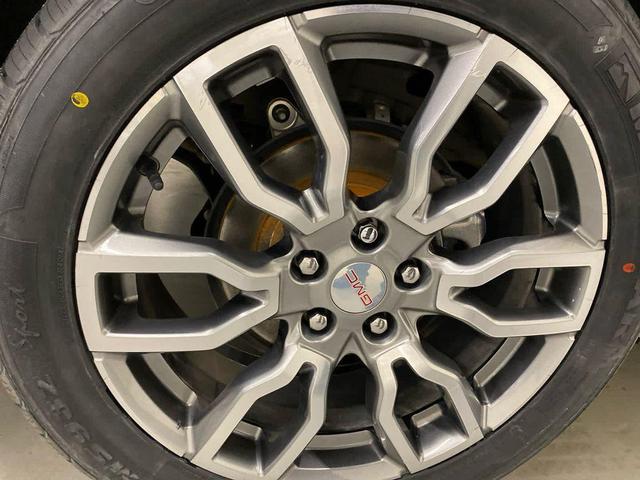 Photo of 2022 White Frost Tricoat GMC Terrain