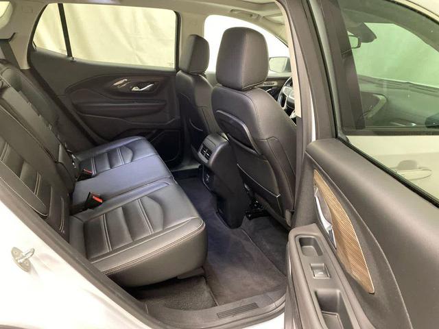 Photo of 2022 White Frost Tricoat GMC Terrain