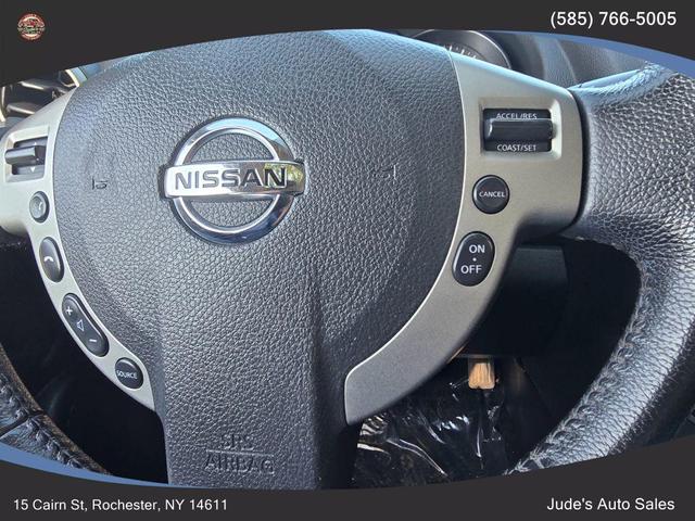 Photo of 2013 Platinum Graphite Metallic Nissan Rogue