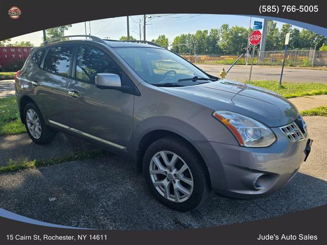 Photo of 2013 Platinum Graphite Metallic Nissan Rogue
