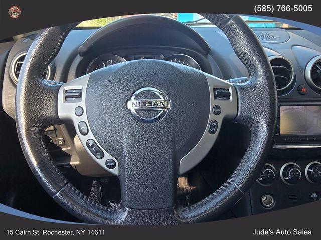 Photo of 2013 Platinum Graphite Metallic Nissan Rogue