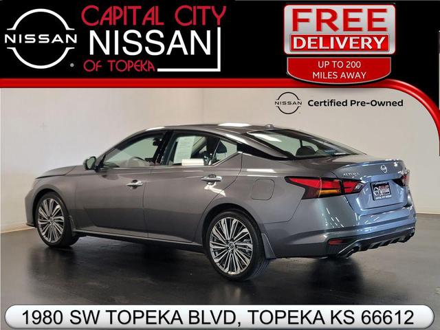 Photo of 2024 Gun Metallic Nissan Altima