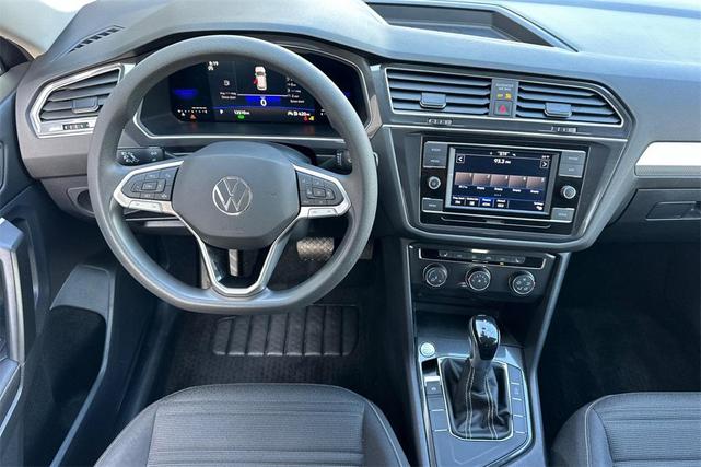 Photo of 2023 Platinum Gray Metallic Volkswagen Tiguan