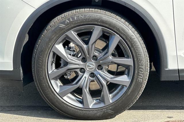 Photo of 2023 Platinum White Pearl Acura MDX
