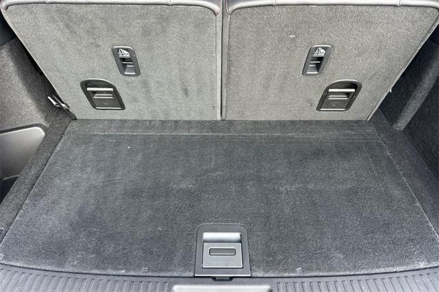Photo of 2023 Platinum White Pearl Acura MDX