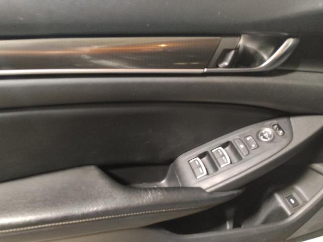 Photo of 2018 Lunar Silver Metallic Honda Accord